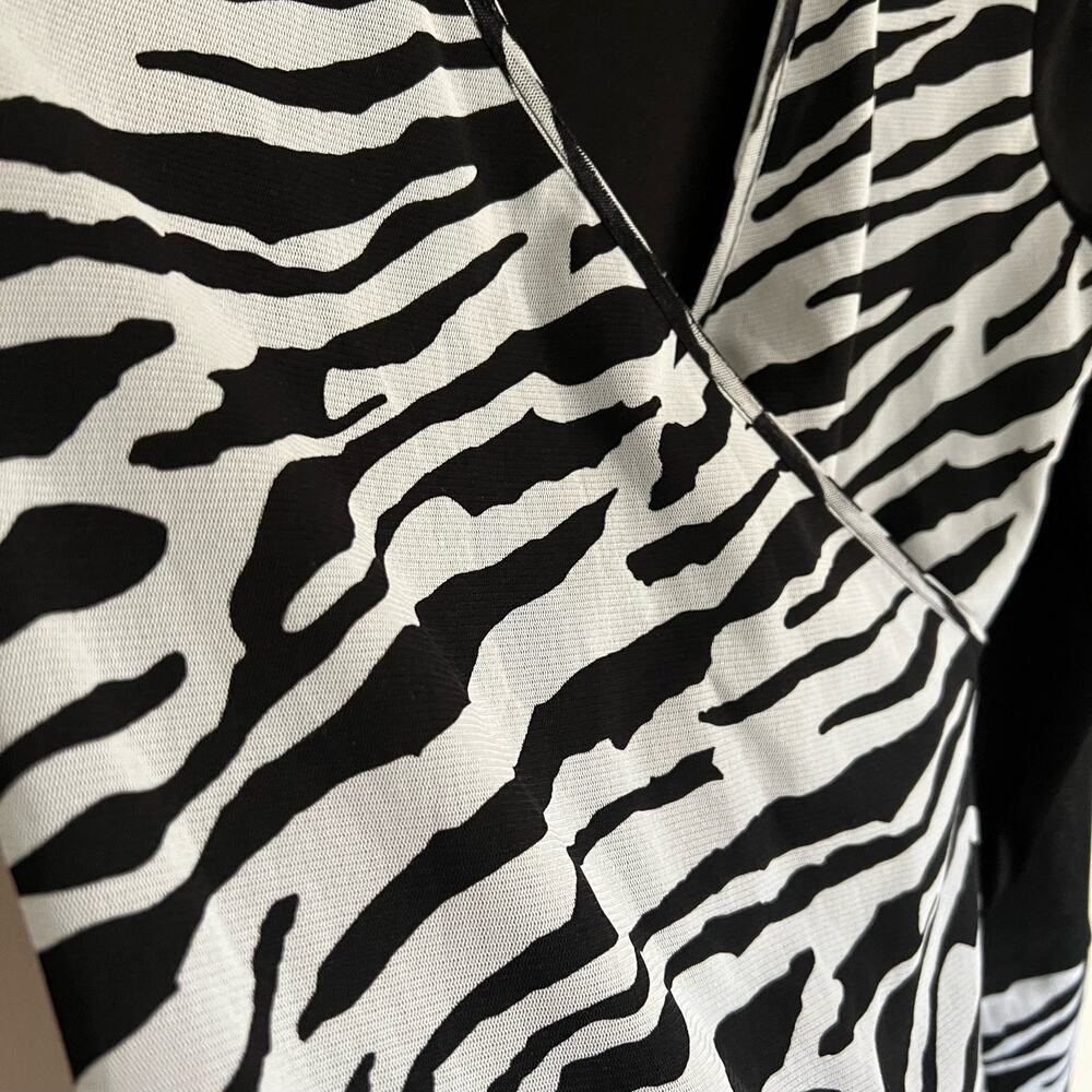 (SALE 5/$25) Vintage Y2K Casual Corner Annex Zebra Top - Picture 5 of 5
